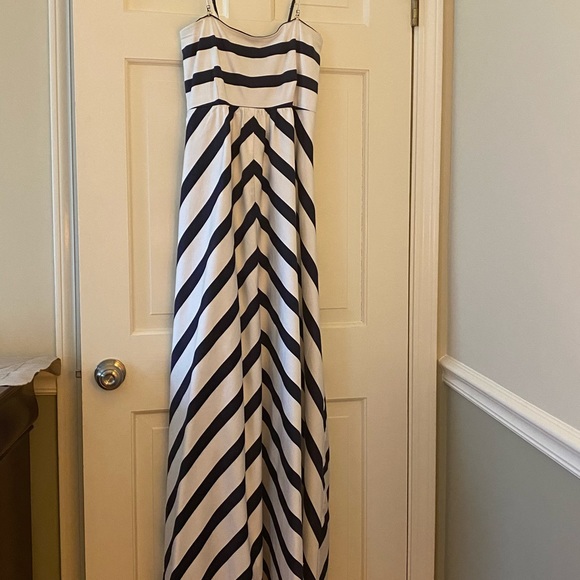 Jessica Simpson Maternity Maxi EUC small - Picture 4 of 4